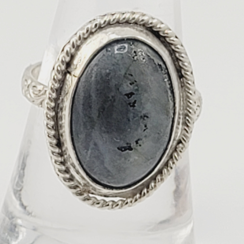 LABRADORITE ROUND RING WITH EMBOSSED RING BAND HANDMADE IN STERLING SILVER 8.5 - Picture 6 of 6